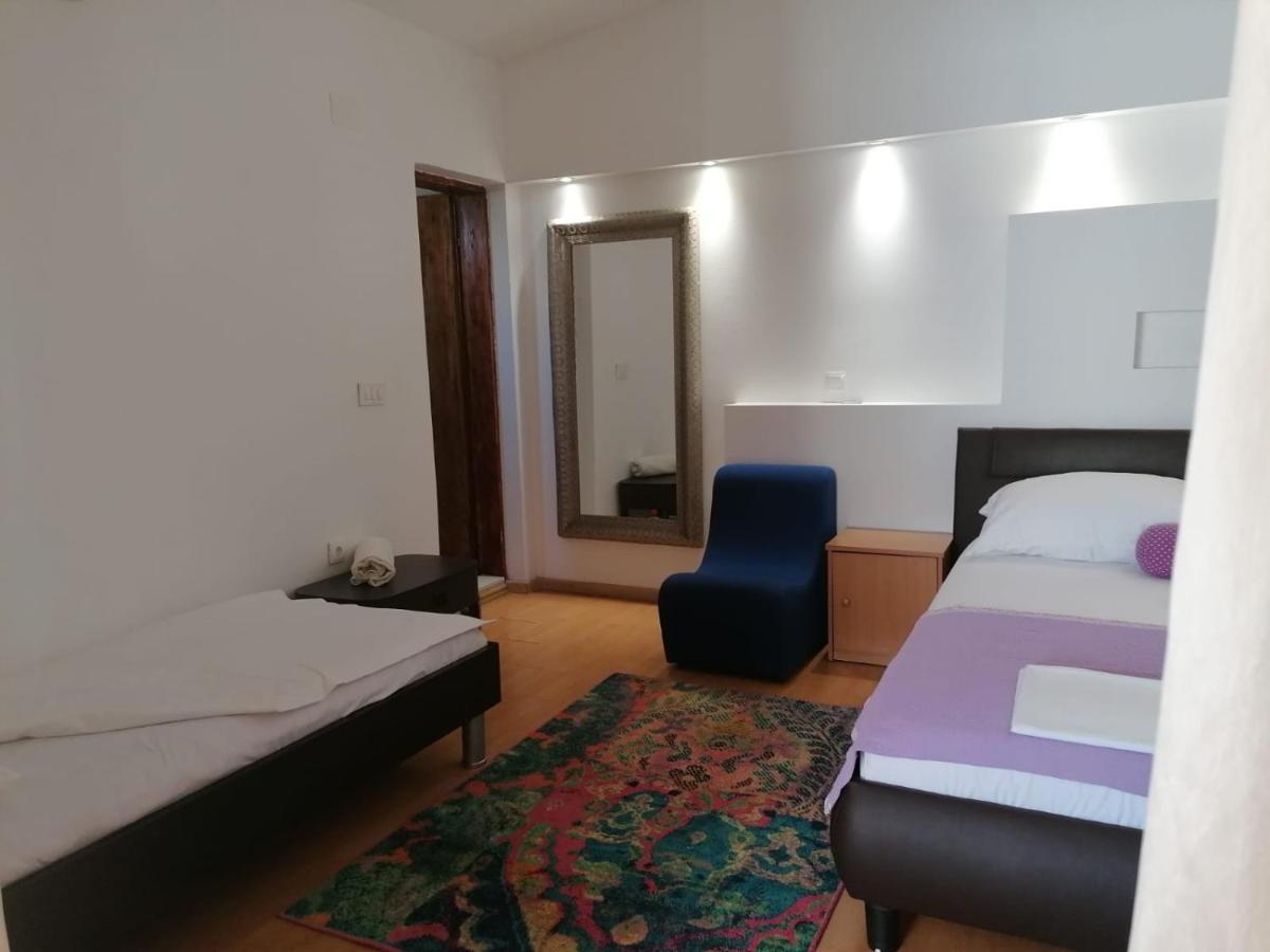 Apartments Kurilj Макарска Екстериор снимка