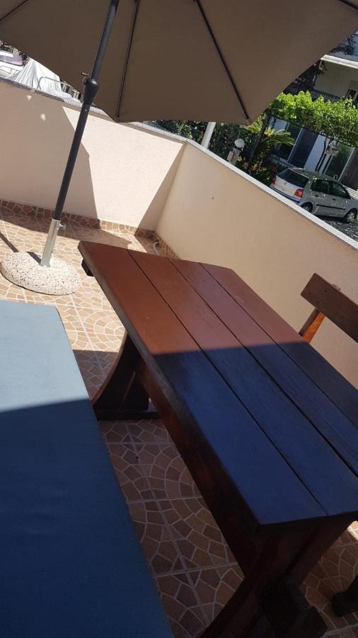 Apartments Kurilj Макарска Екстериор снимка