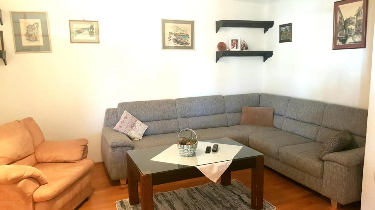 Apartments Kurilj Макарска Екстериор снимка
