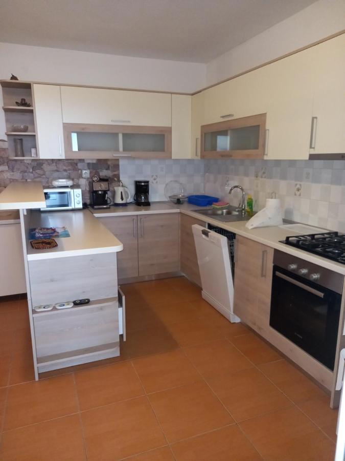 Apartments Kurilj Макарска Екстериор снимка