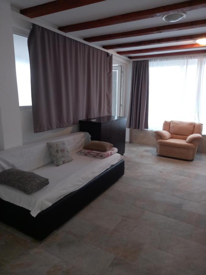 Apartments Kurilj Макарска Екстериор снимка