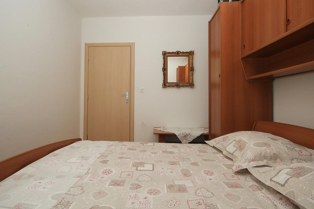 Apartments Kurilj Макарска Екстериор снимка