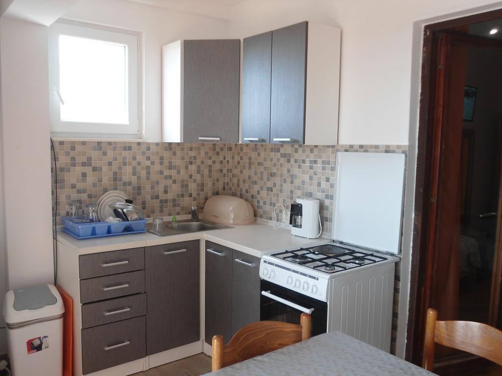 Apartments Kurilj Макарска Екстериор снимка