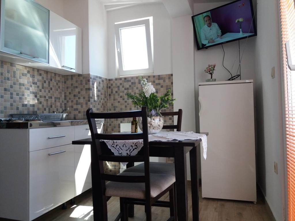 Apartments Kurilj Макарска Екстериор снимка