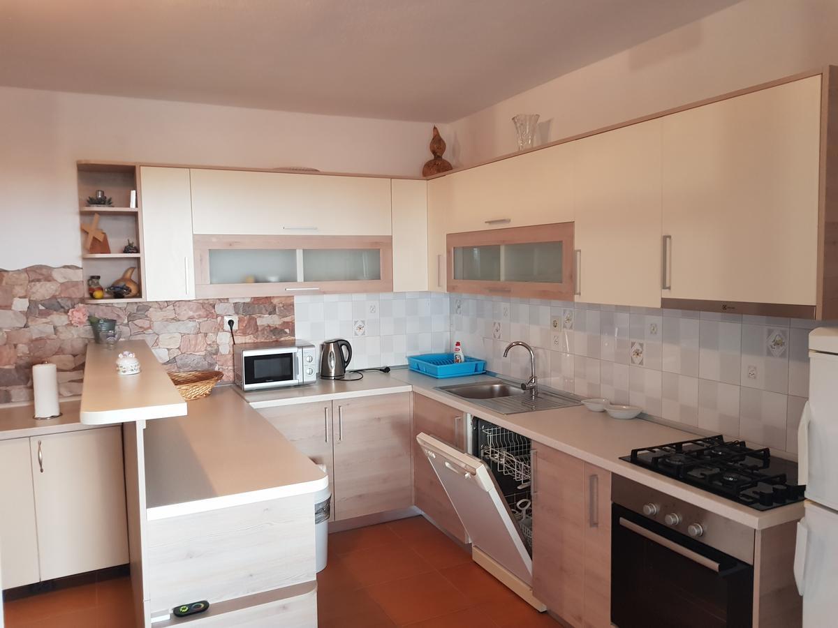 Apartments Kurilj Макарска Екстериор снимка